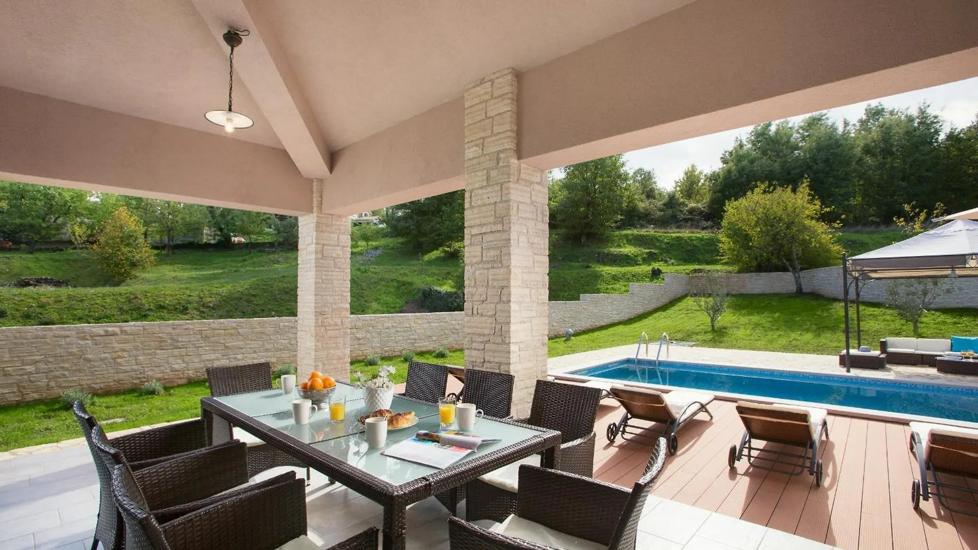 Adonis Villa Krsan